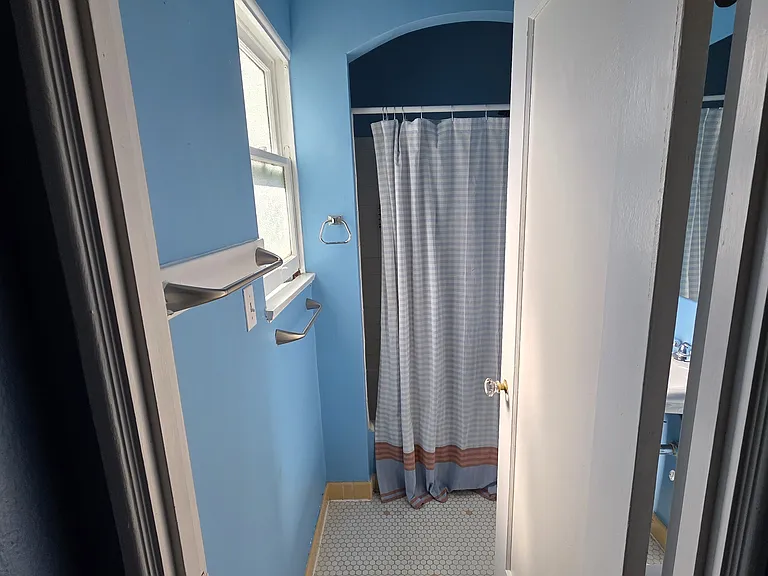 1142 McKinley Ave — Photo 7
