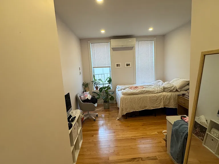 47-18 Vernon Blvd #3R — Photo 6