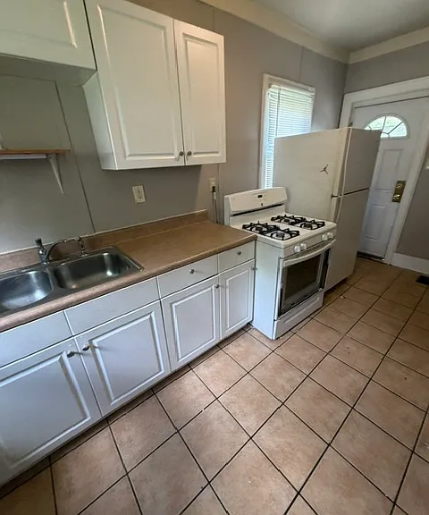 191 Vandervoort St — Photo 1