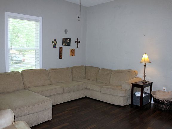 4th image of 317 Lincoln Ave