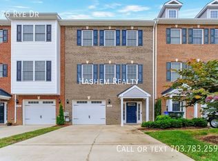 976 Rye Dr, La Plata, MD 20646