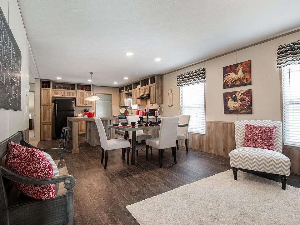 Open concept living, dining & kitchen area