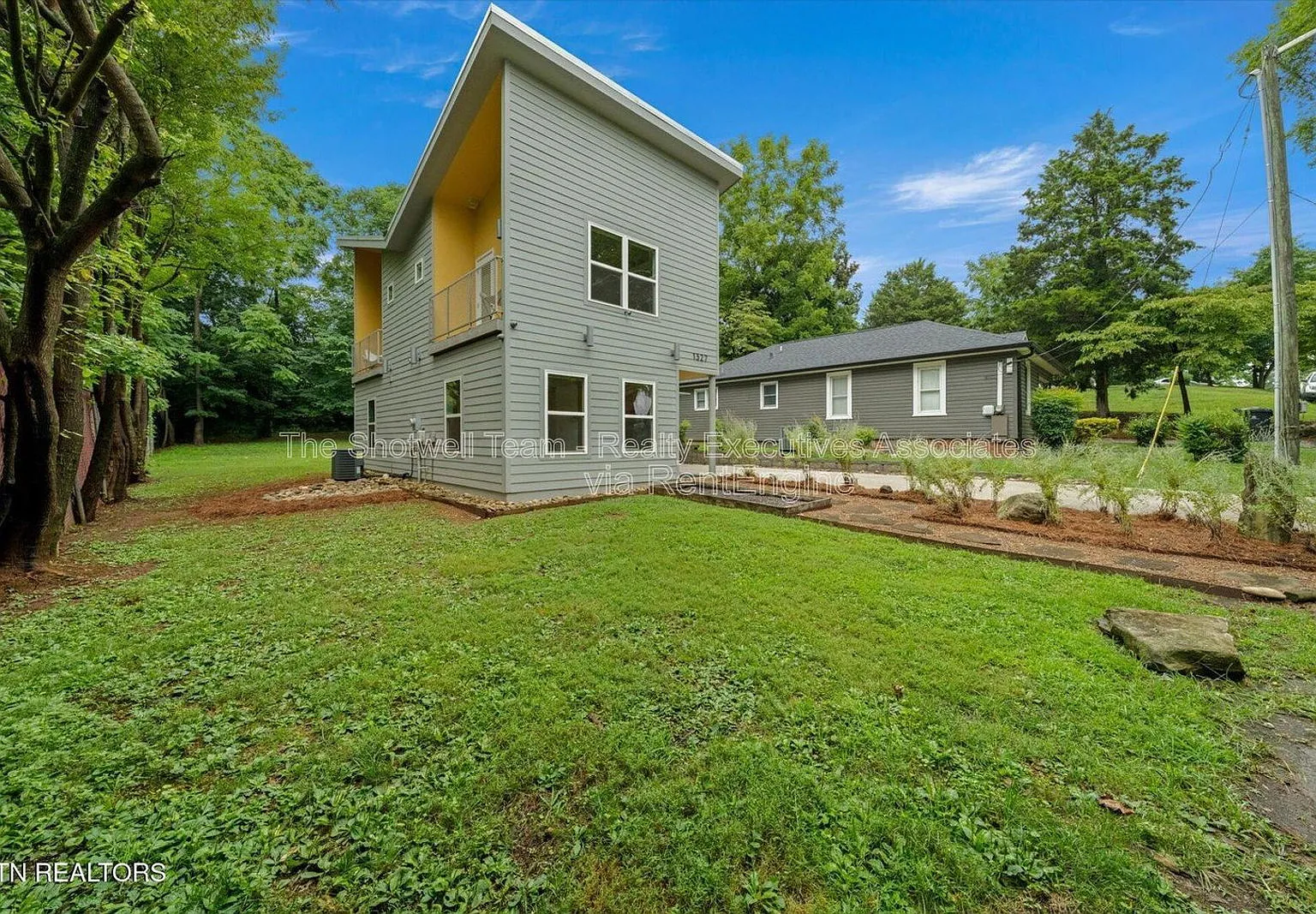 2 bed, 2.5 bath, 1195 sqft, $2,195 — Photo 3
