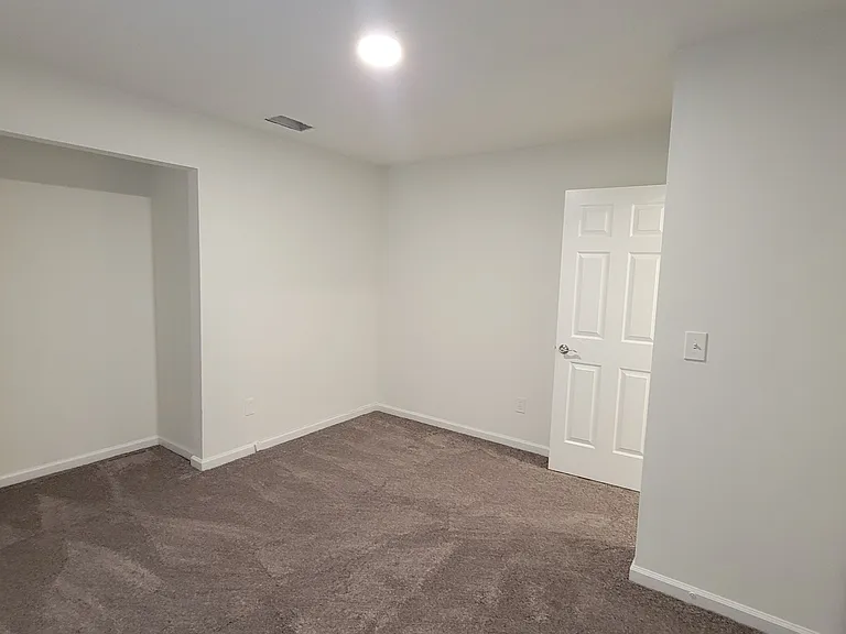 3206 Diamond Blf — Photo 8