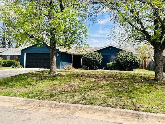 3rd image of 501 Leslie Dr