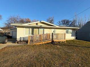 820 2nd Ave SW, Minot, ND 58701