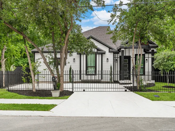 1217 N CENTER ST, San Antonio, TX 78202