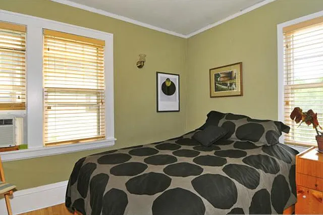 1096 Summit Ave — Photo 9