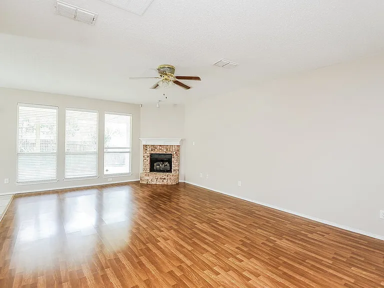 5029 Lodgepole Ln — Photo 4