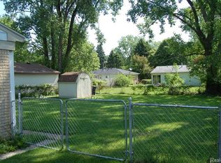 16183 Karin St, Taylor, MI 48180