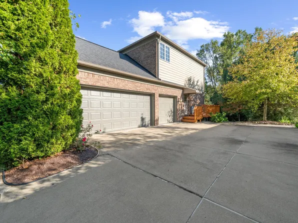49828 Waterstone Estates Cir, Northville, MI 48168