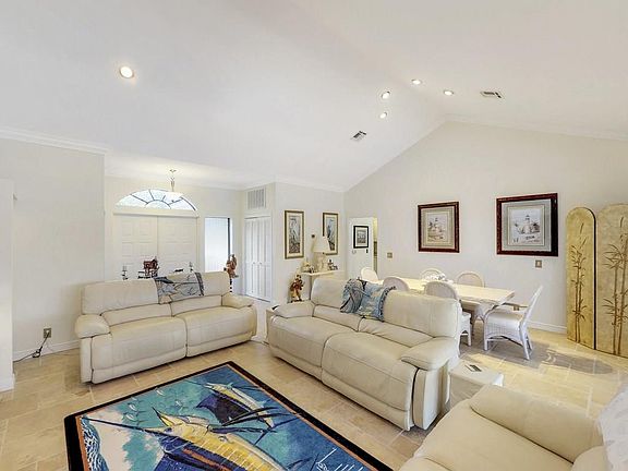 3rd image of 1313 SW Troon Cir