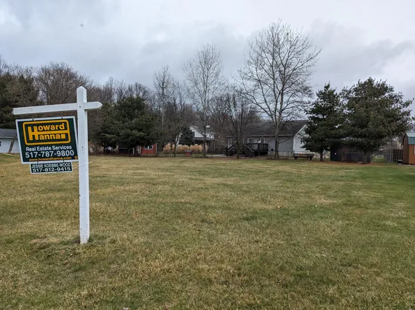 4825 Queen Anne Ct, Jackson, MI 49201