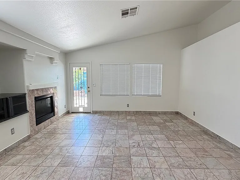 4371 Silver Bay St — Photo 8