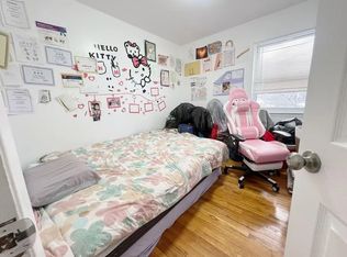 2 S Brush Dr, Valley Stream, NY 11581