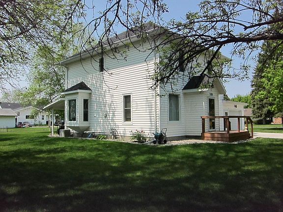 2nd image of 132 12th Ave N