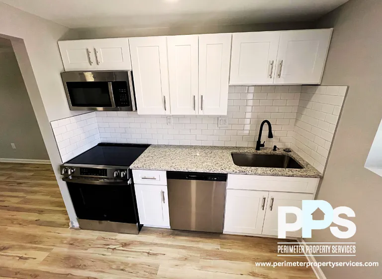 605 Paines Ave NW #B3 — Photo 3