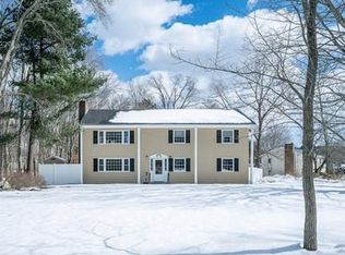 5 Wagon Wheel Dr, Bedford, MA 01730