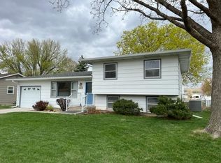402 N 3rd Ave, Hastings, NE 68901