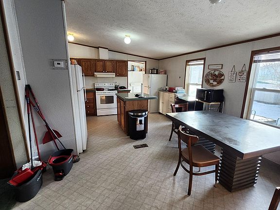 4th image of 25865 Walleye Dr