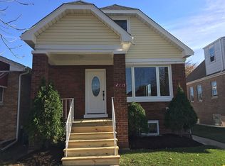 2715 Clinton Ave, Berwyn, IL 60402