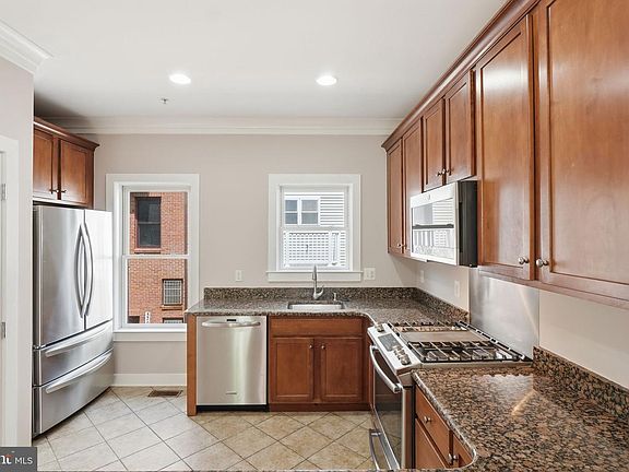 3rd image of 4404 Longfellow St