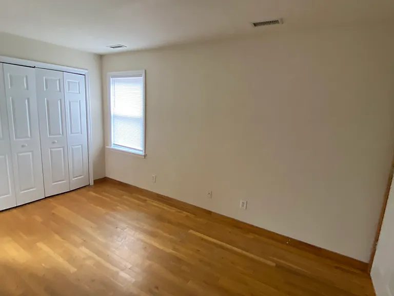 909 W Grace St #6 — Photo 13