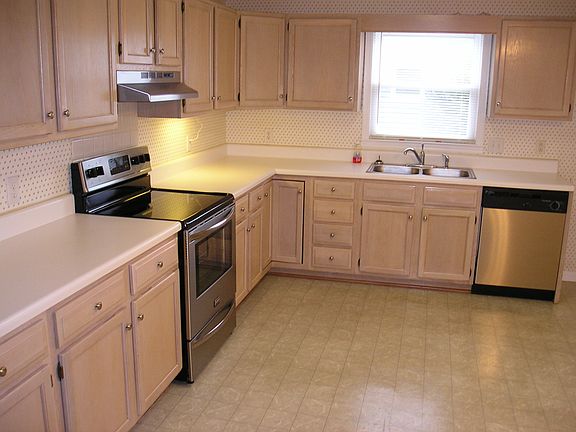 2nd image of 350 Chattooga Pl