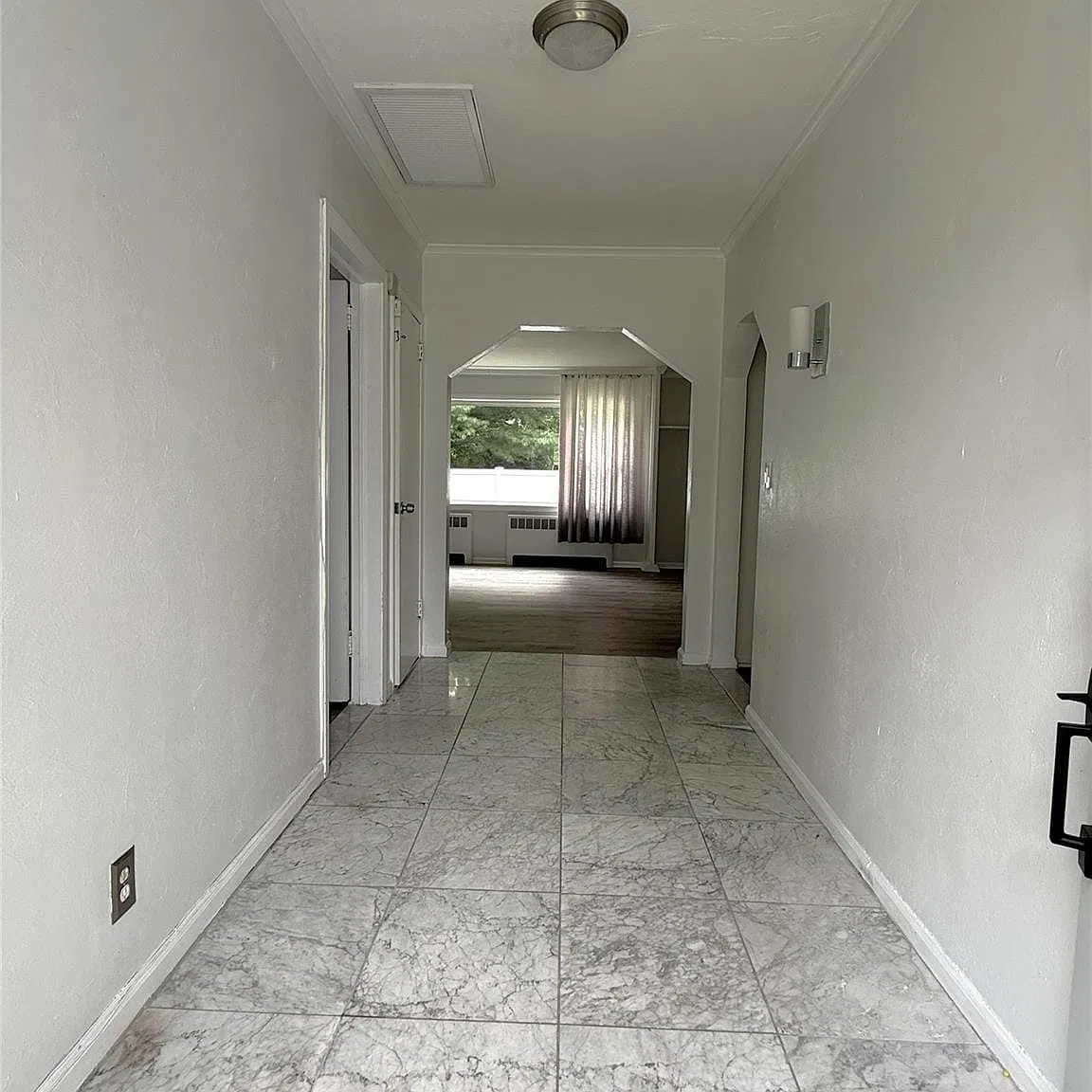 3 bed, 2.5 bath, 1558 sqft, $7,000 — Photo 2