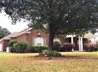 275 McRae Rd, Deatsville, AL 36022