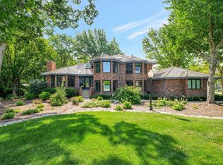 1210 Oak Creek Rd, Mahomet, IL 61853