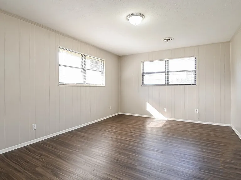 3937 Rodby Dr — Photo 10
