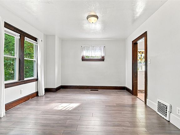 5th image of 537 McClure Ave