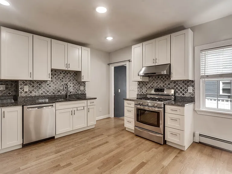 16 Forrester St — Photo 14