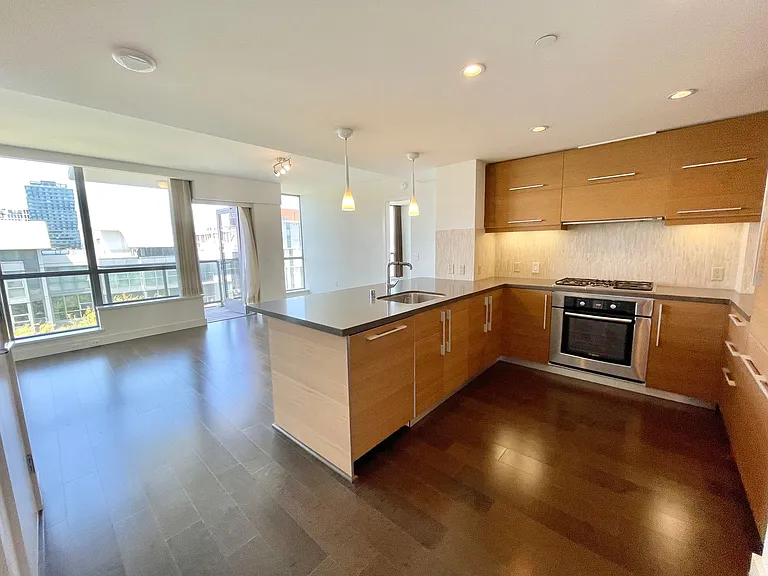 420 Mission Bay Blvd N #703 — Photo 1
