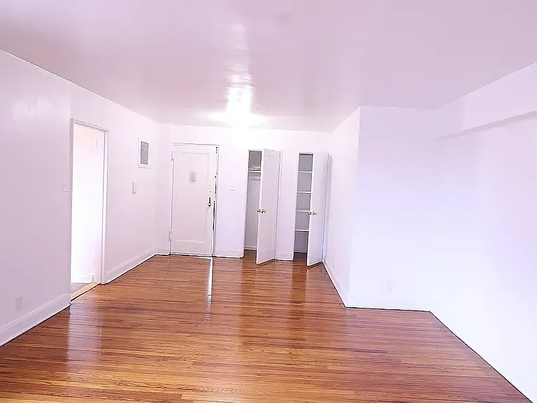 86-09 208th St #3G — Photo 2
