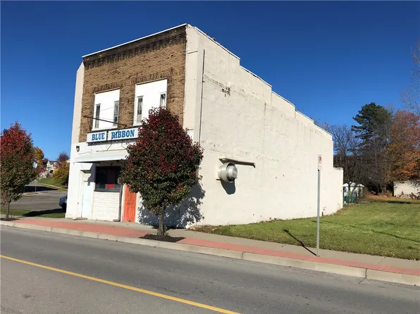 731 Martin Luther King Jr Blvd, Farrell, PA 16121