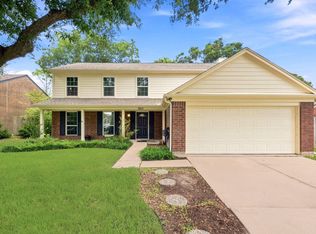 5211 Spring Circle Dr, Pearland, TX 77584