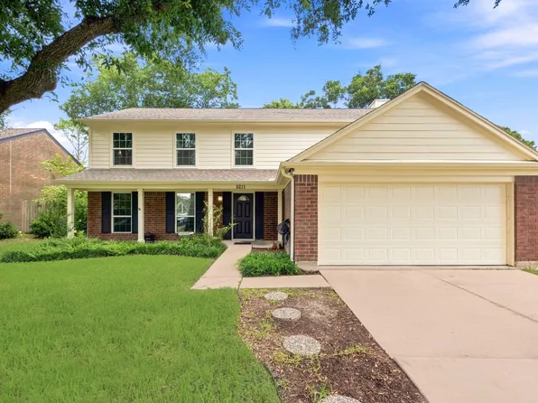 5211 Spring Circle Dr, Pearland, TX 77584
