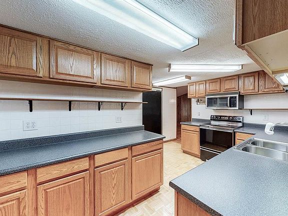 2nd image of 320 River Bend Dr