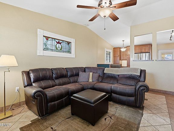 2nd image of 2021 E HOWE Avenue