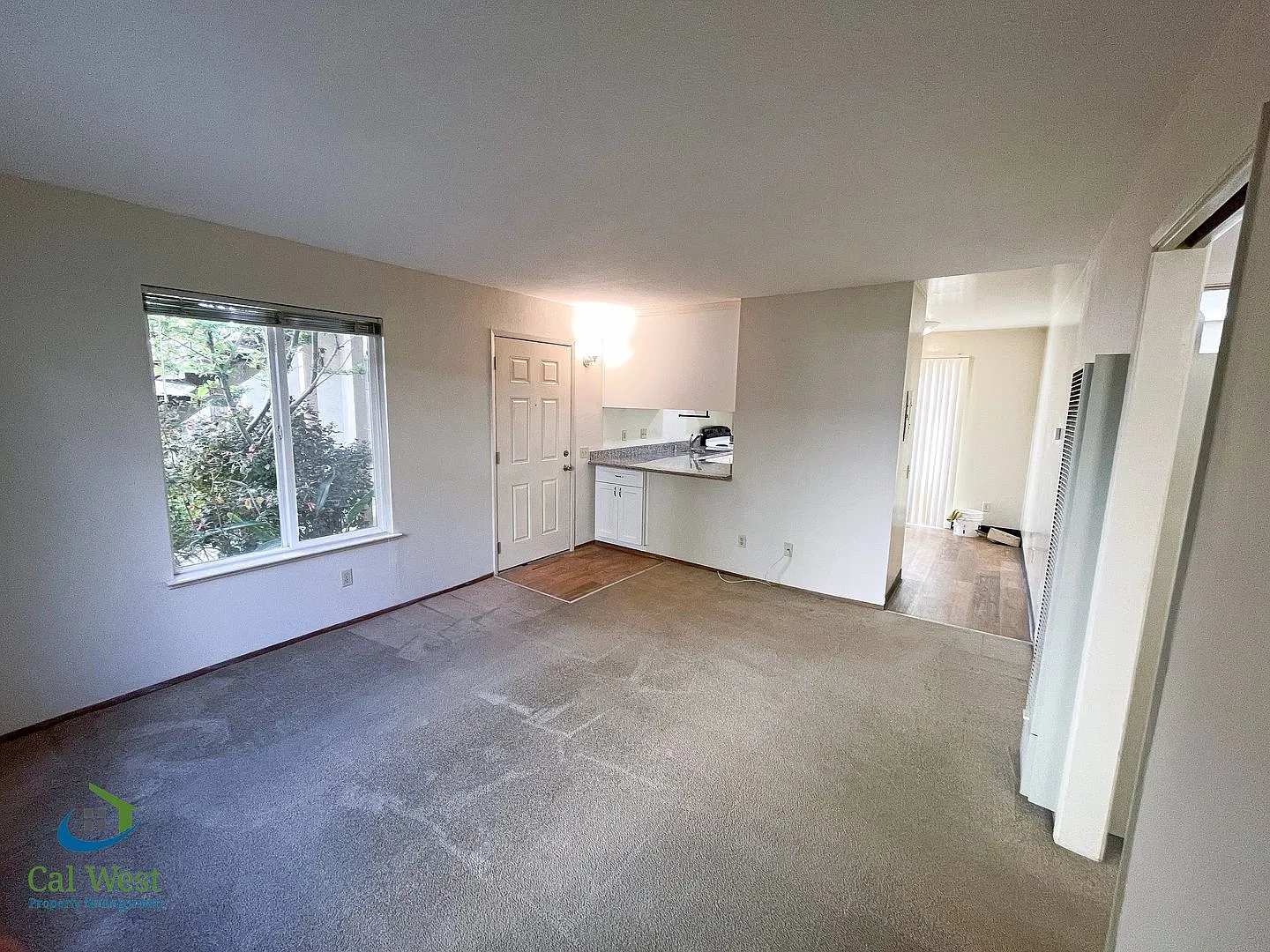 $2295.00 - 1/1 Apartment in Morgan Hill with Remodeled Kitchen — Photo 4