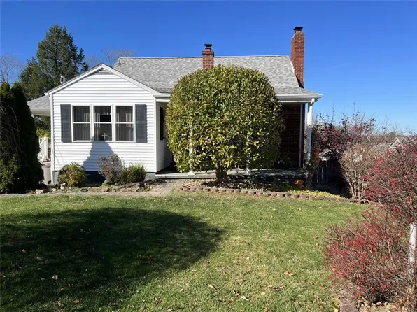 131 Elizabeth St S, Hopwood, PA 15445