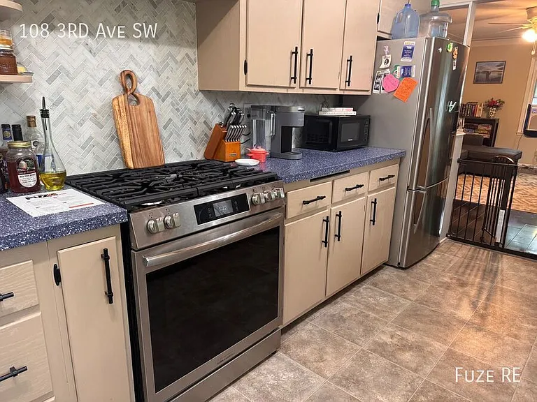 108 3rd Ave SW — Photo 10