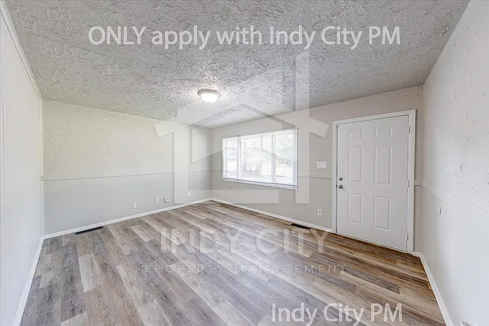 3916 W 30th St — Photo 3