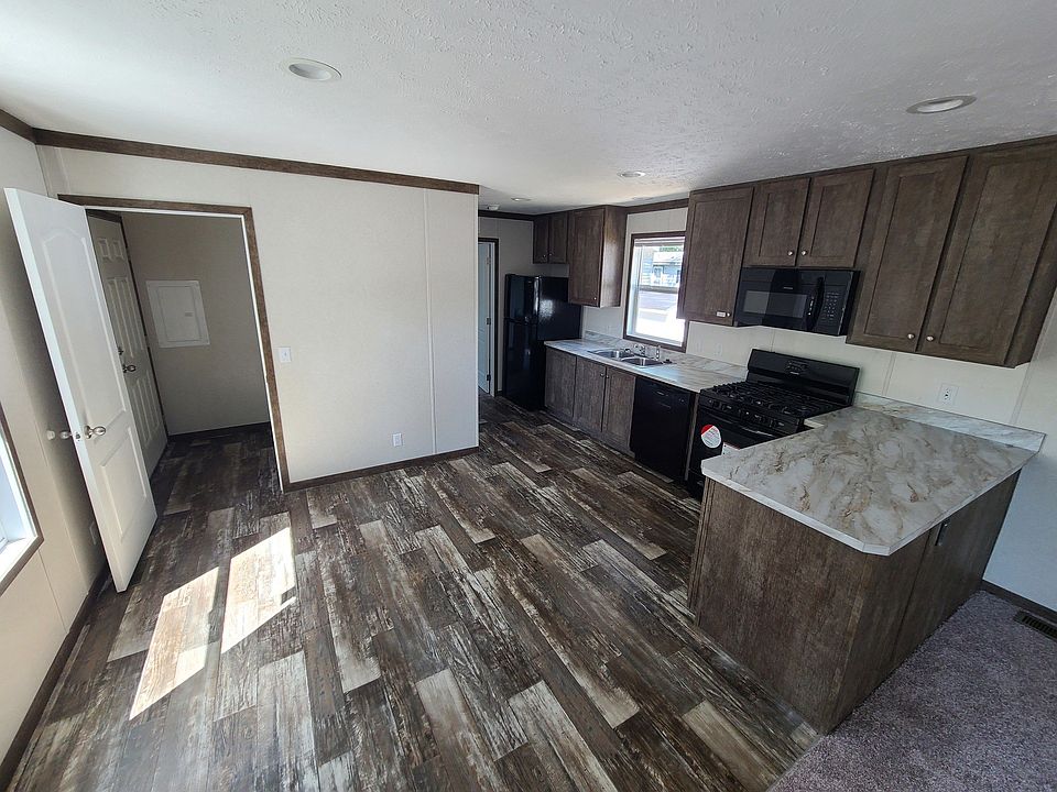 1st image of 516 Courtland Ln #256