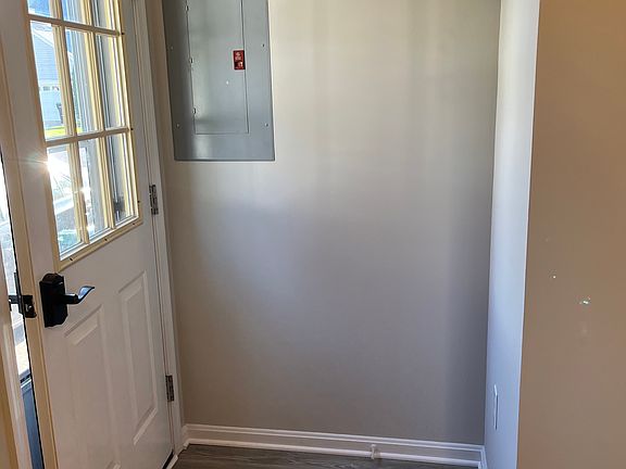 5th image of 162 S Marshall St