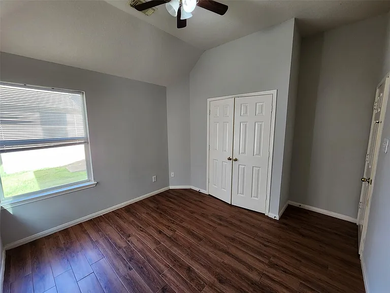 1011 Lexington Green Dr — Photo 31