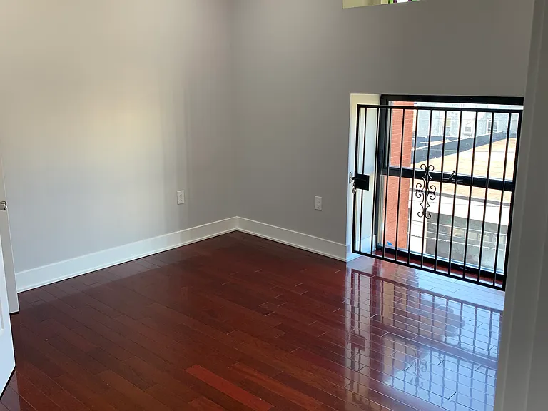 302 Richmond St #18 — Photo 9