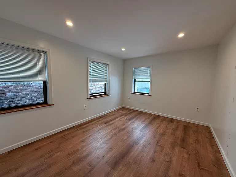 131 N 11th St #2R — Photo 1